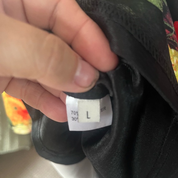 Black Floral Patterned Top - Picture 5 of 7